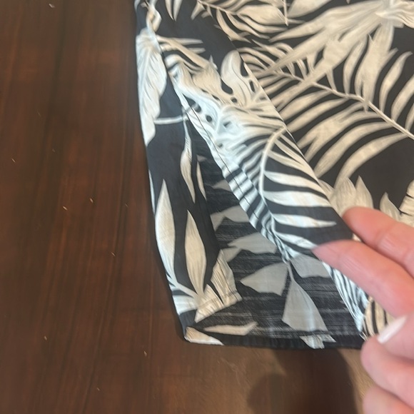 Tahari Tropical Swimsuit Cover Up Black and White Floral Print Size M - Picture 12 of 13